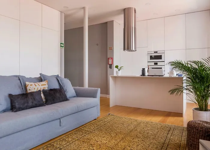 Breath-taking River & View Stunning 3 Bedrooms & 3 Bathrooms With Ac Alfama Castle District 1st Floor Lejlighed