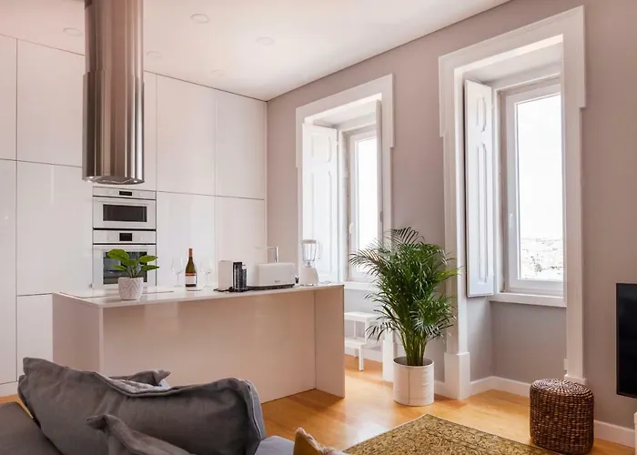 Breath-taking River & View Stunning 3 Bedrooms & 3 Bathrooms With Ac Alfama Castle District 1st Floor Lejlighed