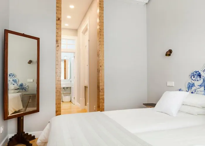 Breath-taking River & View Stunning 3 Bedrooms & 3 Bathrooms With Ac Alfama Castle District 1st Floor