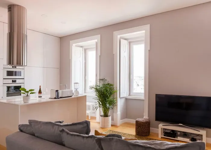 Breath-taking River & View Stunning 3 Bedrooms & 3 Bathrooms With Ac Alfama Castle District 1st Floor