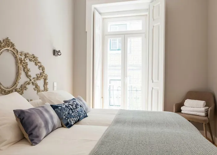Breath-taking River & View Stunning 3 Bedrooms & 3 Bathrooms With Ac Alfama Castle District 1st Floor Lejlighed *
