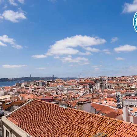 Breath-taking River & View Stunning 3 Bedrooms & 3 Bathrooms With Ac Alfama Castle District 1st Floor