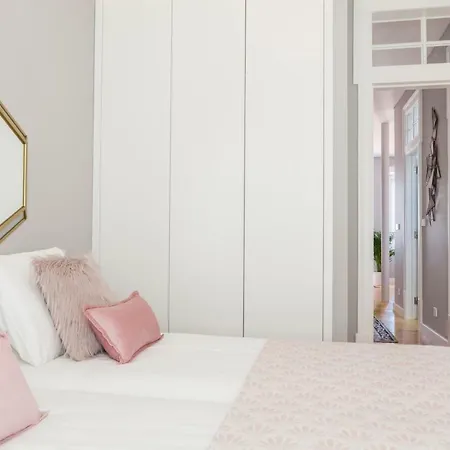 Breath-taking River & View Stunning 3 Bedrooms & 3 Bathrooms With Ac Alfama Castle District 1st Floor Lejlighed