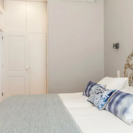 Breath-taking River & View Stunning 3 Bedrooms & 3 Bathrooms With Ac Alfama Castle District 1st Floor