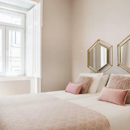 Breath-taking River & View Stunning 3 Bedrooms & 3 Bathrooms With Ac Alfama Castle District 1st Floor Lejlighed Lisboa