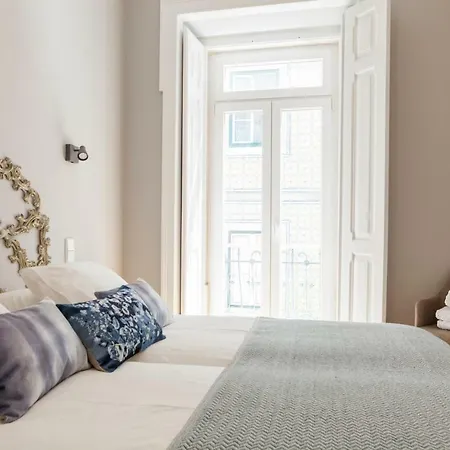 Breath-taking River & View Stunning 3 Bedrooms & 3 Bathrooms With Ac Alfama Castle District 1st Floor Lejlighed *