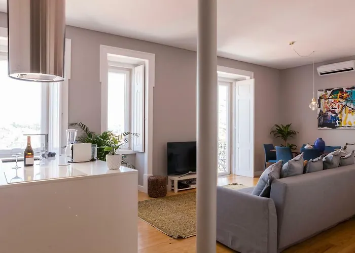 Breath-taking River & View Stunning 3 Bedrooms & 3 Bathrooms With Ac Alfama Castle District 1st Floor *