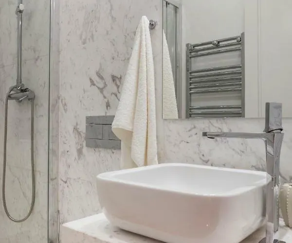 Breath-taking River & View Stunning 3 Bedrooms & 3 Bathrooms With Ac Alfama Castle District 1st Floor Lisboa